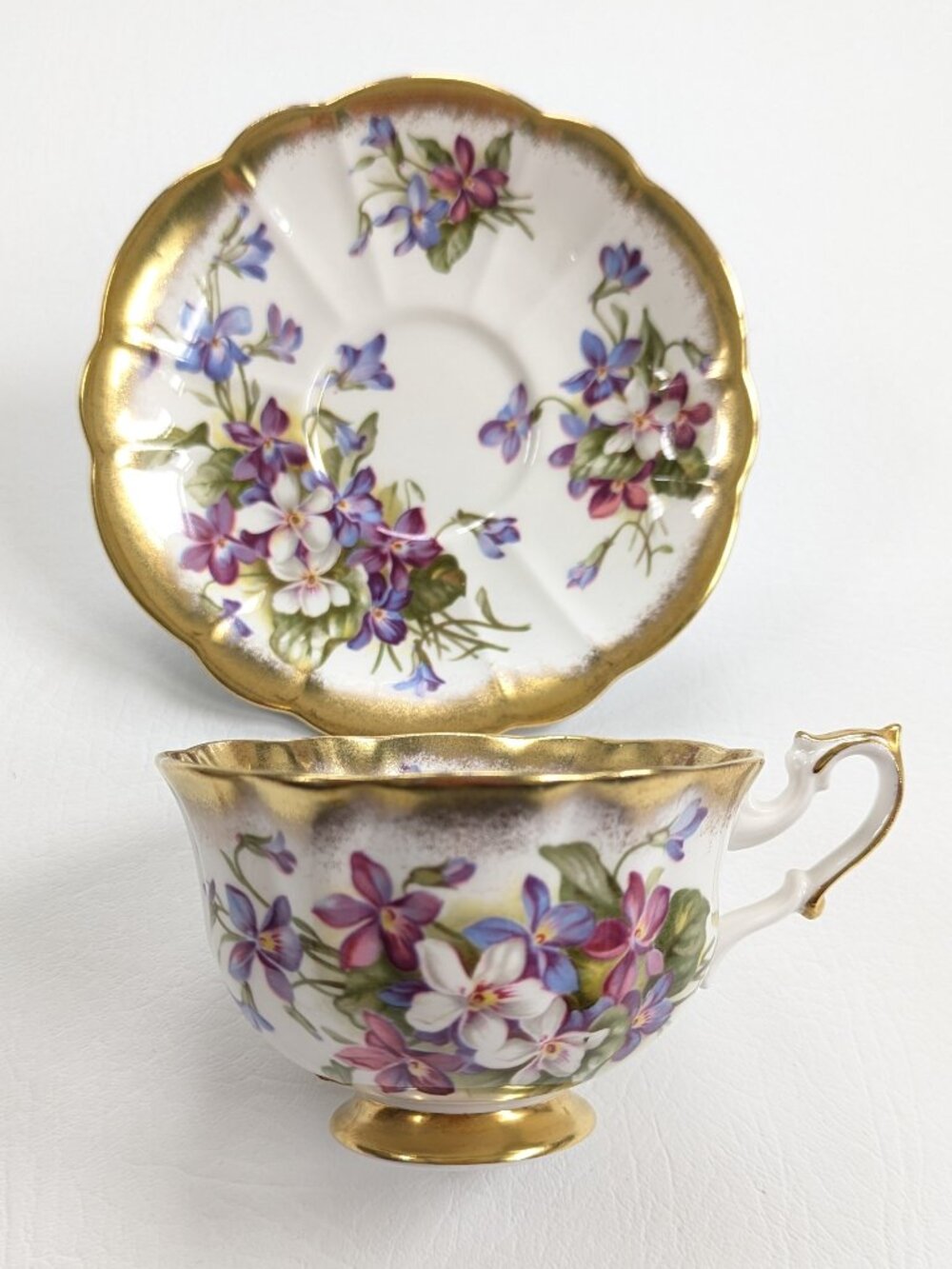 Royal Albert Gold Crest Sweet Violets Teacup & Saucer Bone China England